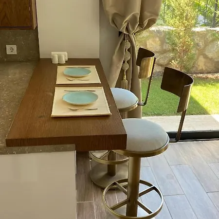 Villa Esmeralda Villa *