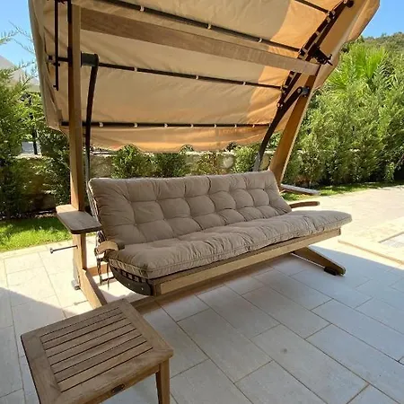 Esmeralda Villa *